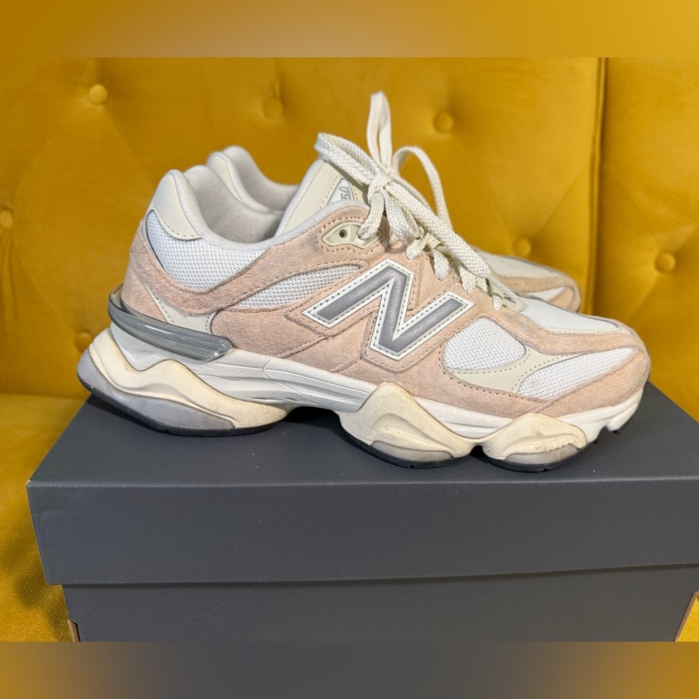 New Balance Women's 9060 W10.5 - Picture 5 of 8